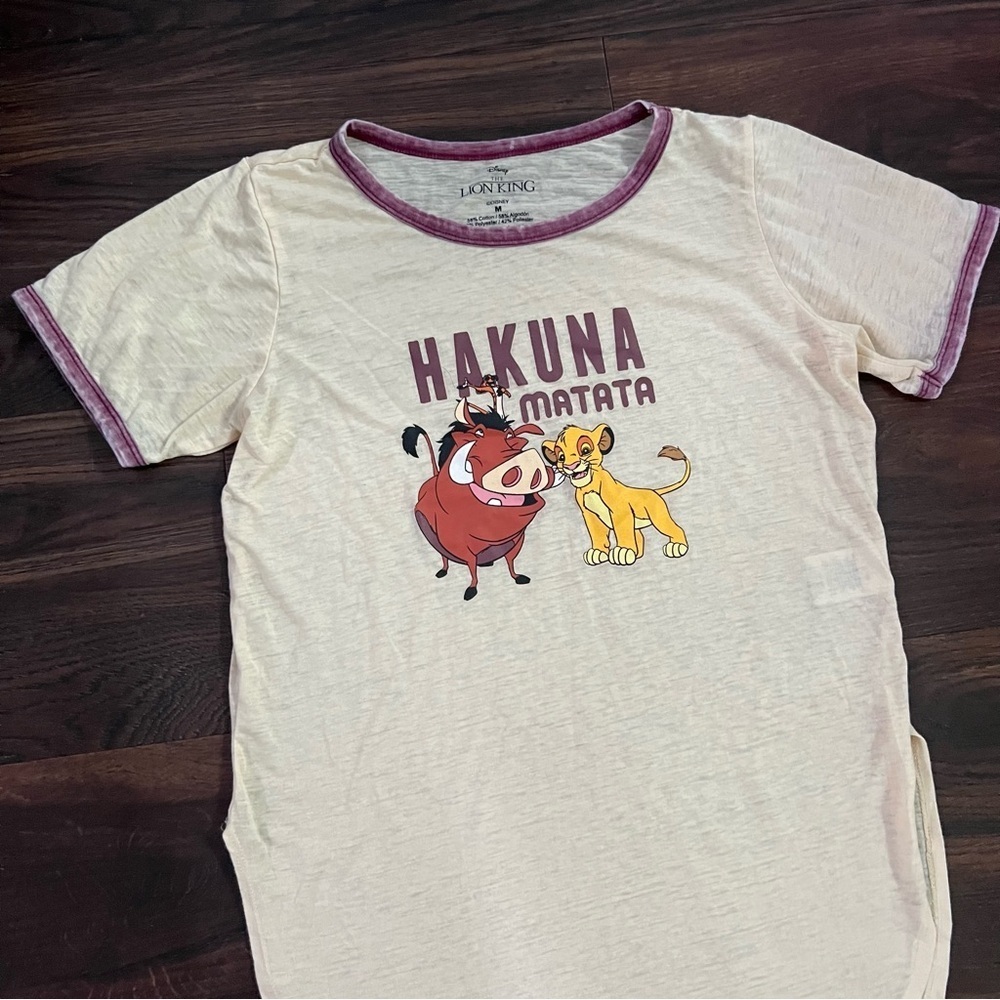 Disney Hakuna Matata T-Shirt Cream Maroon Juniors M 7-9 - Picture 4 of 7
